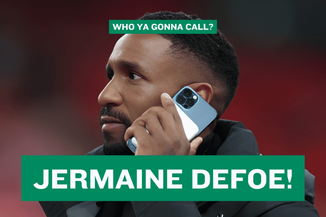 Jermain Defoe on his phone