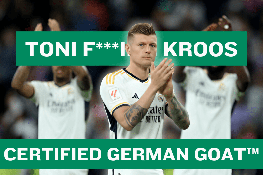 Toni Kroos clapping on the field